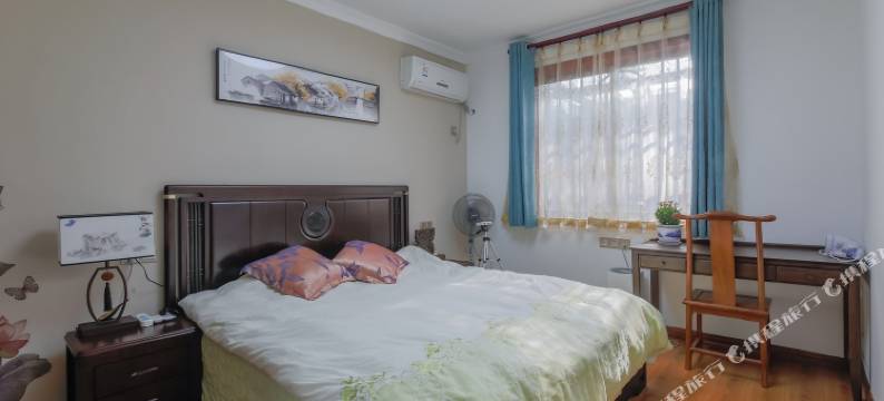 扬州闹市中爱的小屋图片