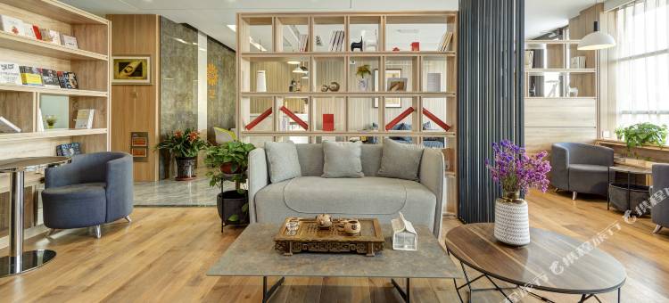 花筑·栖霞曼逸精品酒店(栖霞汽车站店)图片