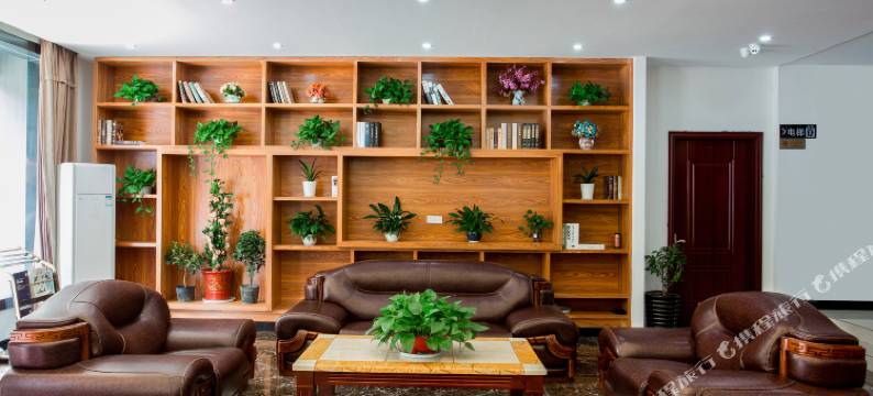 榴莲糖果精选酒店(镇江高铁南站店)图片