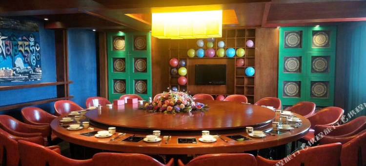 石渠石刻王国酒店图片