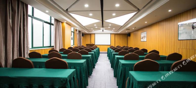 武汉金锦龙商务酒店(武汉东站店)图片