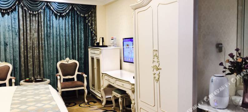 八宿泰洪主题酒店图片