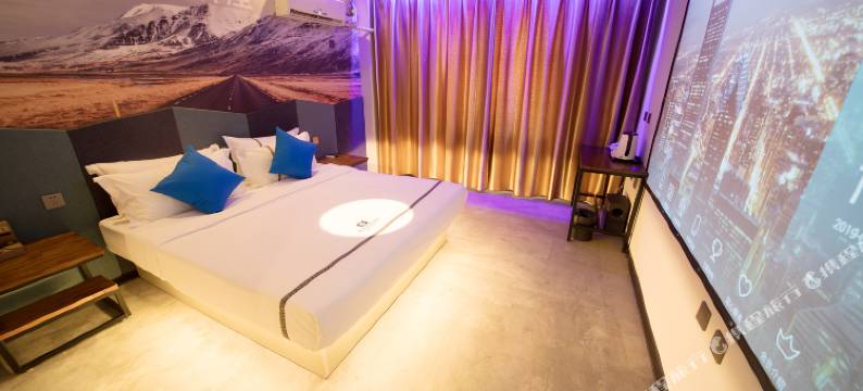 蓝鱼电影酒店(涞水汽车站店)图片