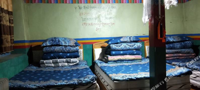 浪卡子普姆雍措家庭旅馆图片