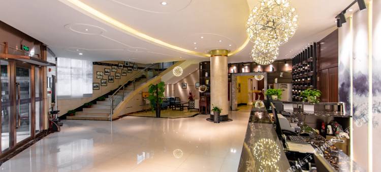 江湾大酒店(中央大街人民防洪胜利纪念塔游客服务中心店)图片