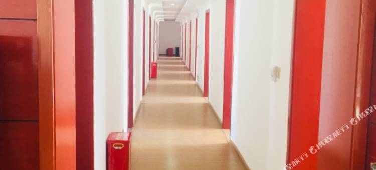 格尔木318沱沱河自驾车营地图片