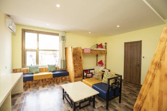 简居生活旅舍(乌兰浩特火车站店)