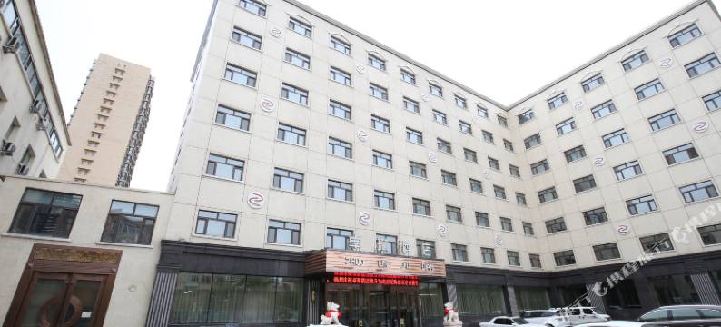 哈尔滨卓琳酒店(哈尔滨金融学院气象台地铁站店)图片