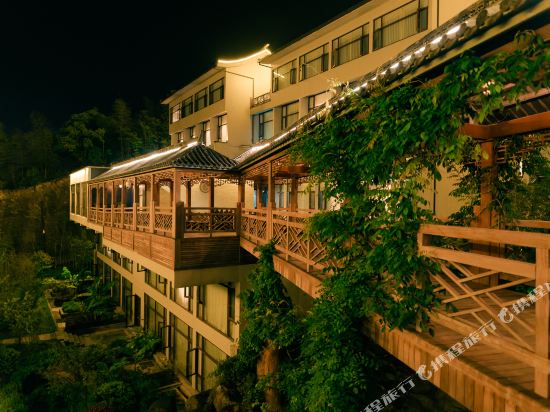 您的位置: 首页 酒店预订 玉山酒店 > 三清山开元度假村
