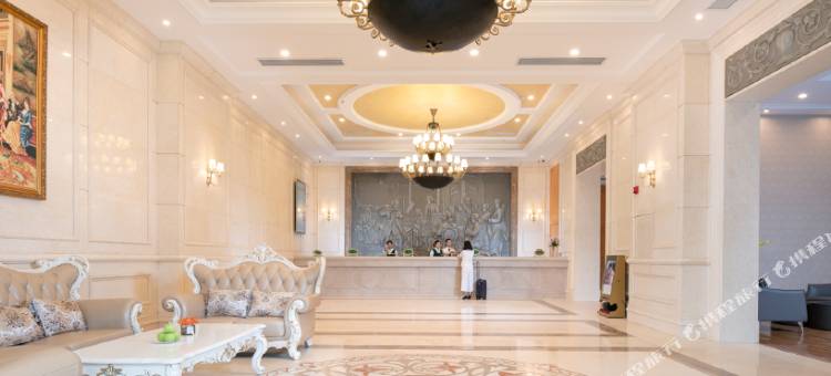 维也纳酒店(峨眉山高铁站马路桥美食街店)图片