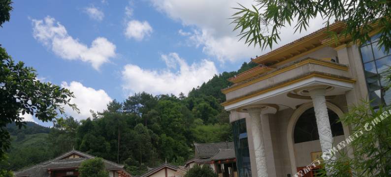 重庆卧龙居山庄图片