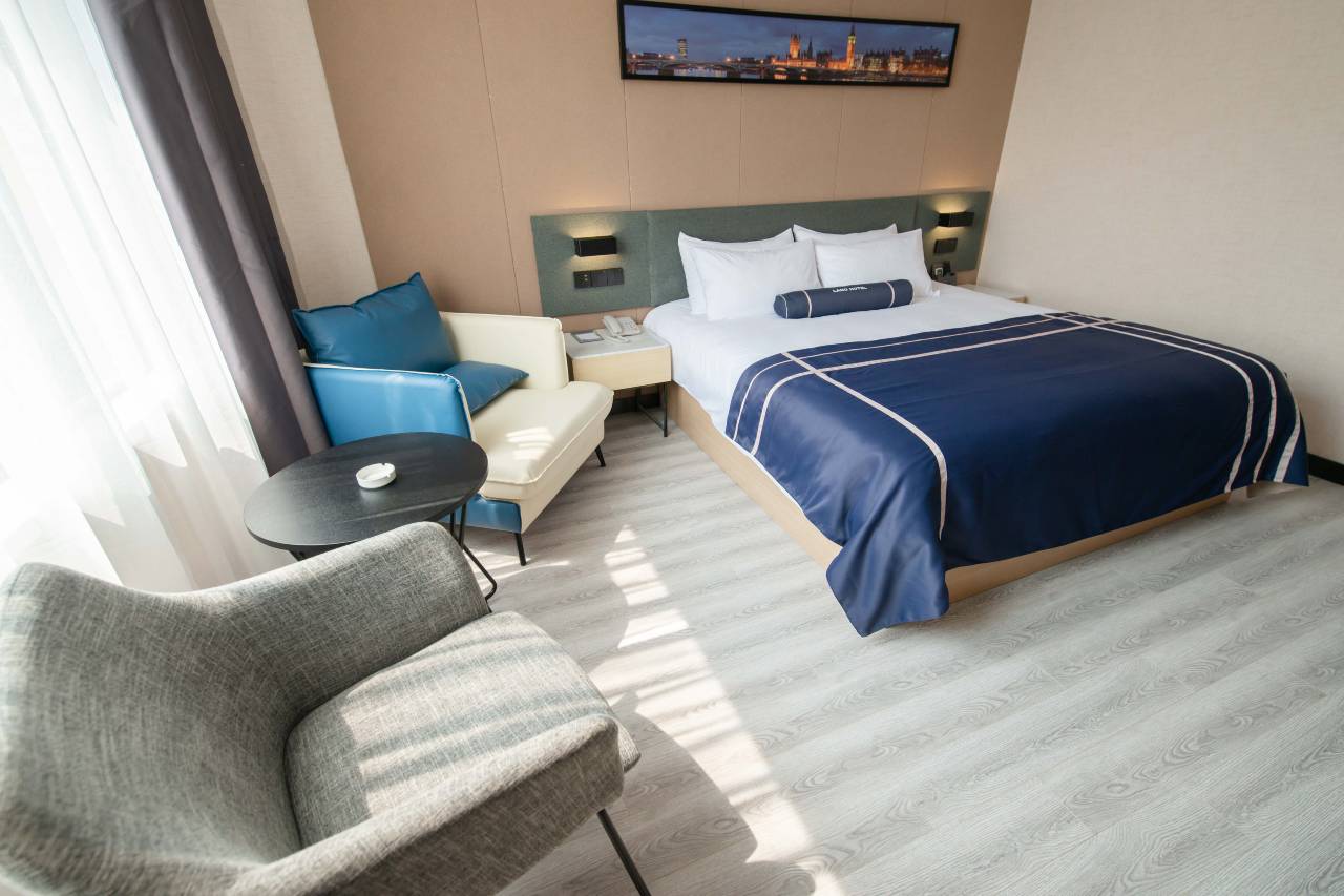 乐怡酒店(南昌艾溪湖东地铁站店)