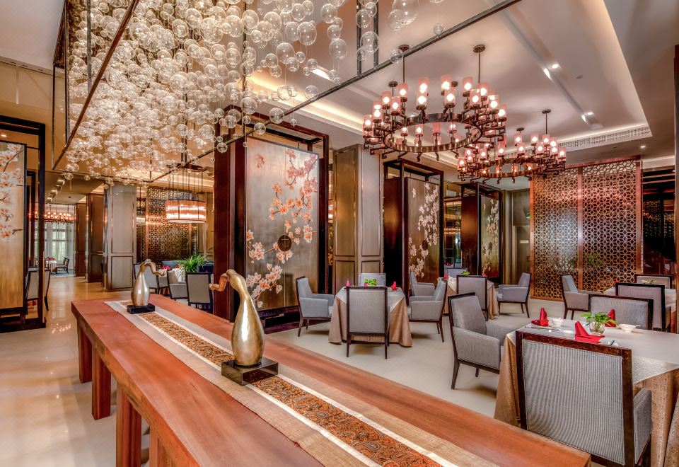 Felton Grand Hotel BazhongHotel Overview