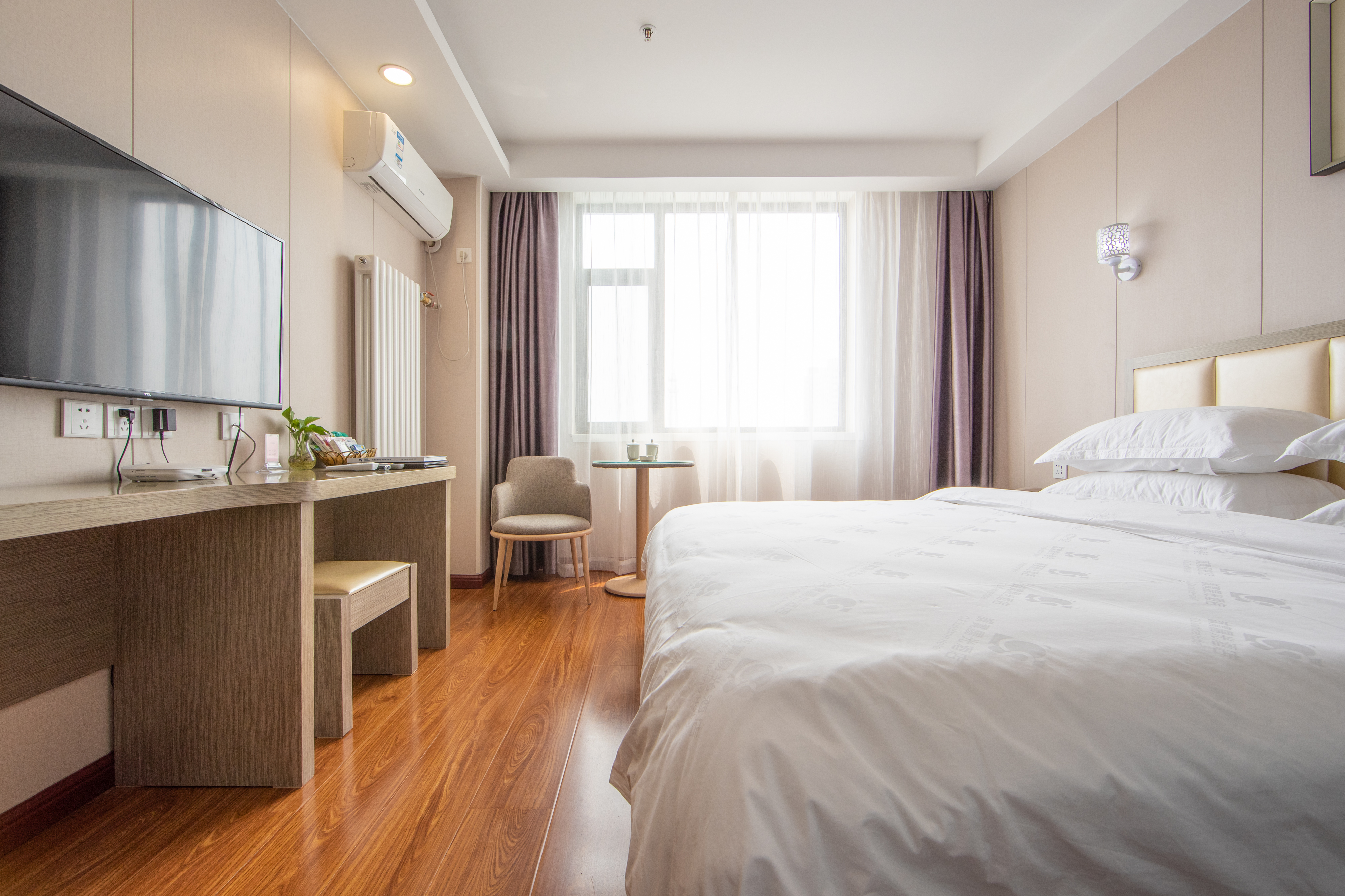 C.S. Sunshine HotelOver view