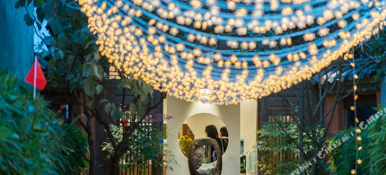 雲且曼·观日照金山·雪山全景美宿(丽江古城忠义市场店)图片