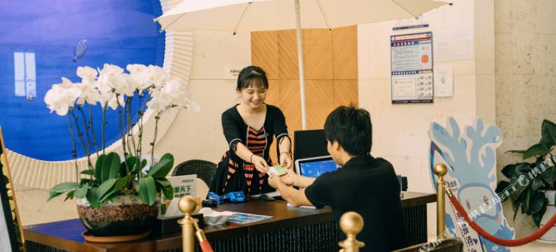 三亚蜈支洲岛珊瑚酒店木屋图片