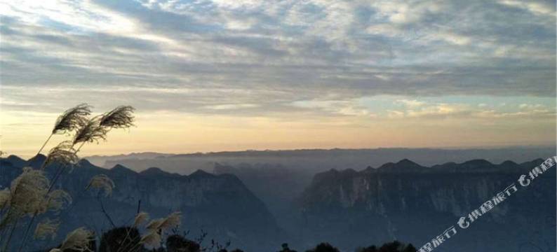 恩施大峡谷回香楼图片