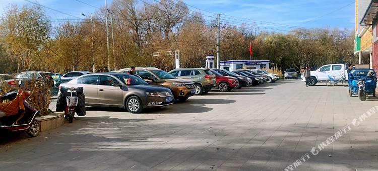 派酒店(格尔木河西转盘店)图片