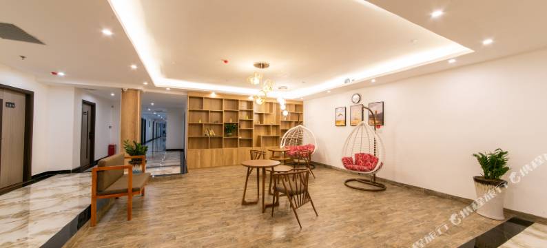 英德云栖主题酒店图片