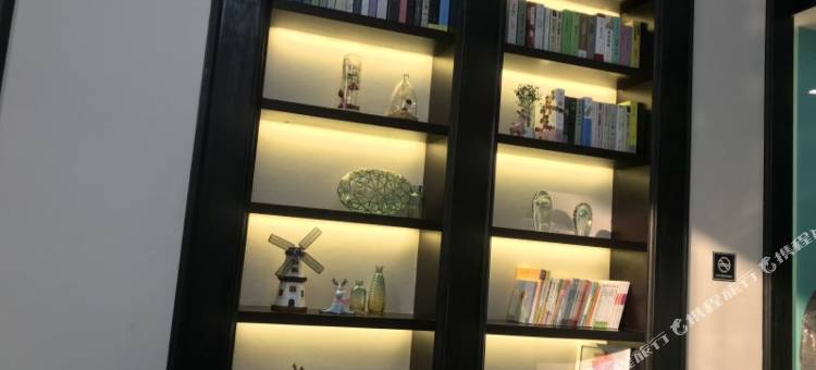 希岸·轻雅酒店(青岛北站君峰路地铁站店)图片