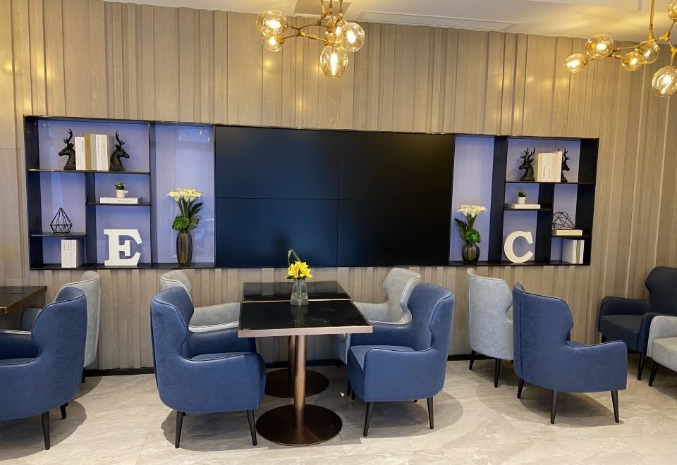 Yishang Hotel (Nanchang Bayi Square Metro Station Wushang MALL) Hotel Overview