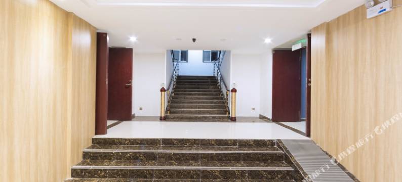 非繁城品酒店(郑州记忆油画厂创意园沙口路地铁站店)图片