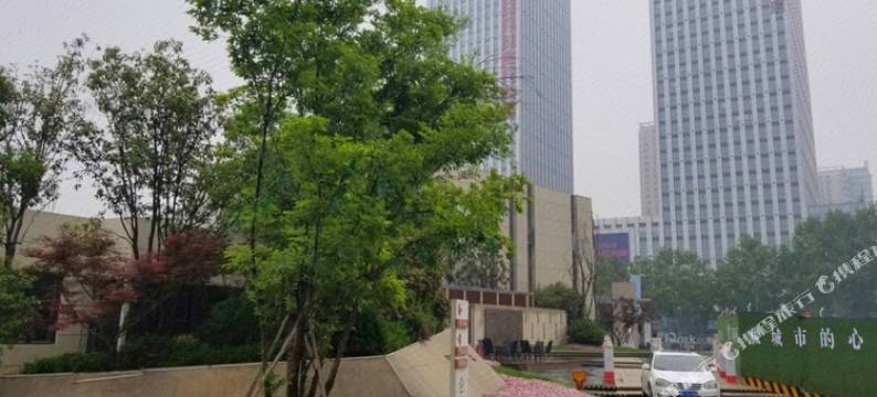 爱时尚酒店(郑州中原万达二砂地铁站店)图片