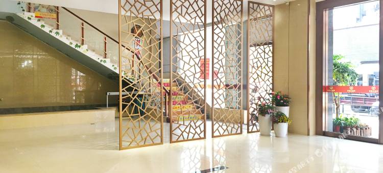 鹤龙大酒店(广州白云区人民医院江夏地铁站店)图片