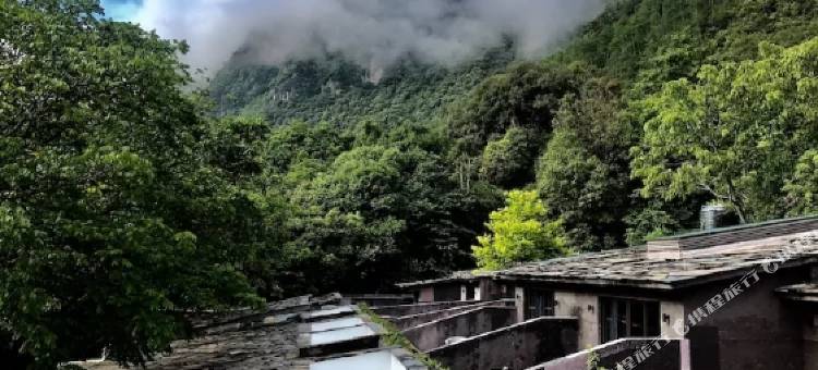 维西四鸣精舍图片