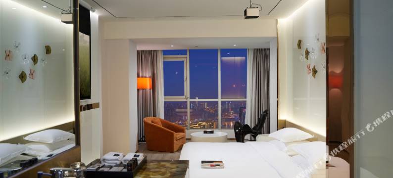 M58·高空日落酒店(重庆解放碑云端之眼店)图片