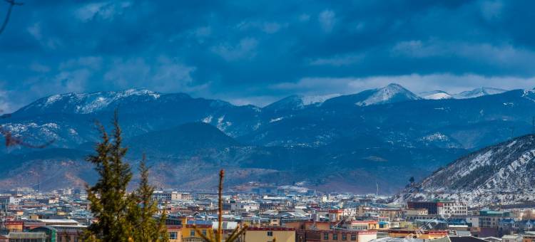 花筑·朗康达·藏遇悠音轻氧供暖轻奢美宿(独克宗古城月光广场店)图片