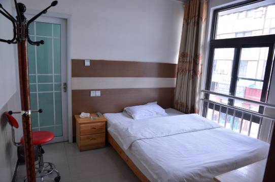 泗洪布衣寒舍客栈(圣玛可购物广场店)