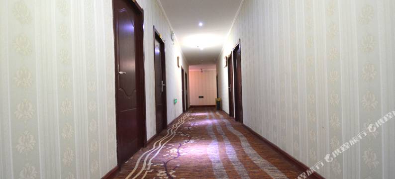 郑州亿隆时尚宾馆(秦岭路地铁站店)图片