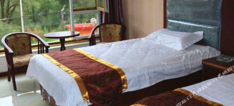 祁连绿野假日宾馆图片