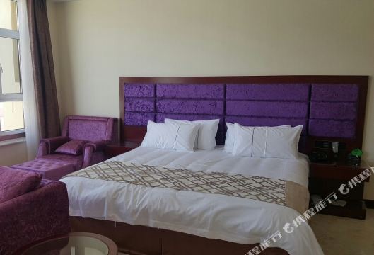 祁连吉红商务宾馆    分(暂无点评) 216起距离309米立即预订