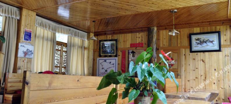 香格里拉虎跳峡山白脸客栈图片