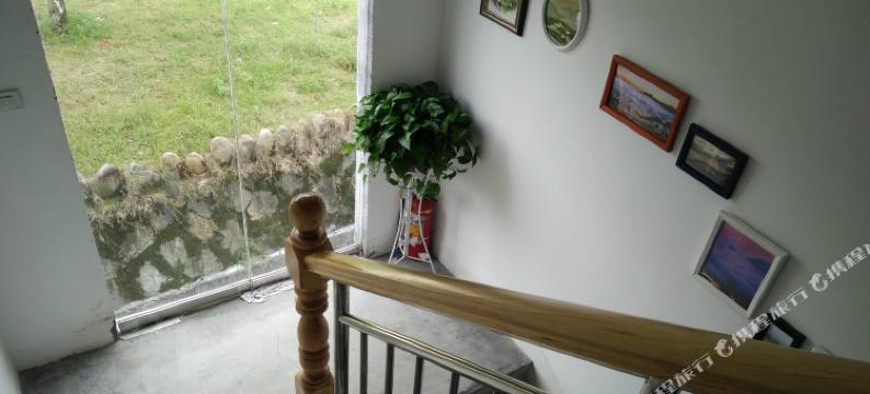 云和梯田溪边民宿图片