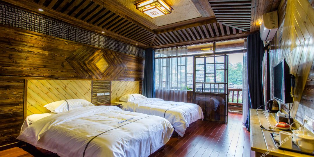 苗寨风情假日酒店