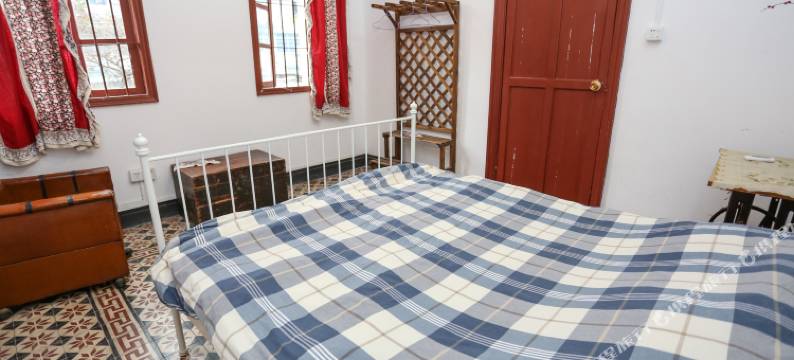 广州江岭北1号怀旧主题青旅图片