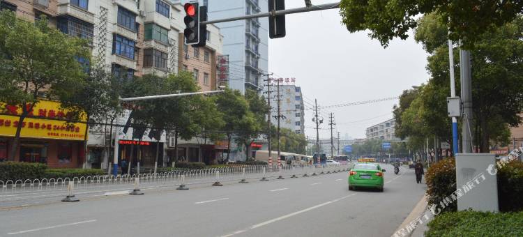 城市便捷酒店(南昌八一广场青山路口地铁站店)图片