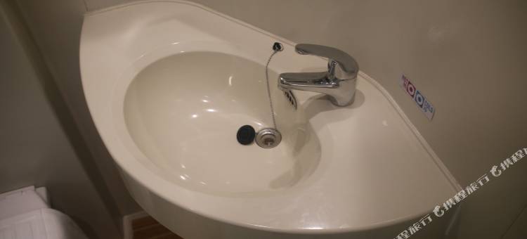 易佰济南火车站彩虹店图片