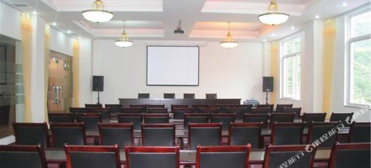 康定红雪莲大酒店图片