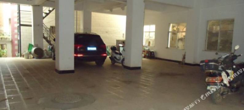 弥勒艺鑫宾馆(湖泉生态园店)图片