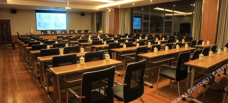 四海一家酒店(马关禧顿店)图片