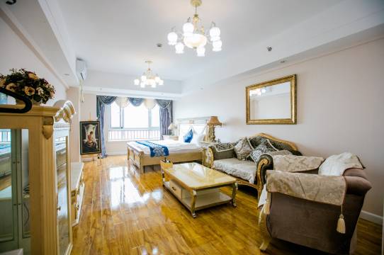 慢时光主题酒店(大连开发区万达广场店)