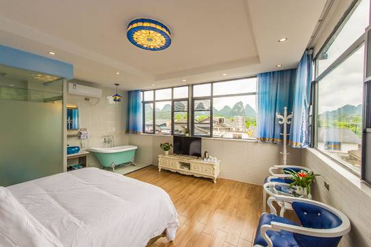 江畔悦宿酒店(阳朔西街店)