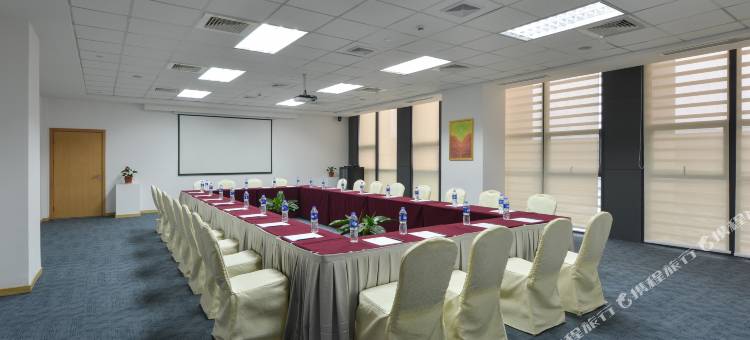 金石商务酒店(无锡江南大学海岸城店)图片