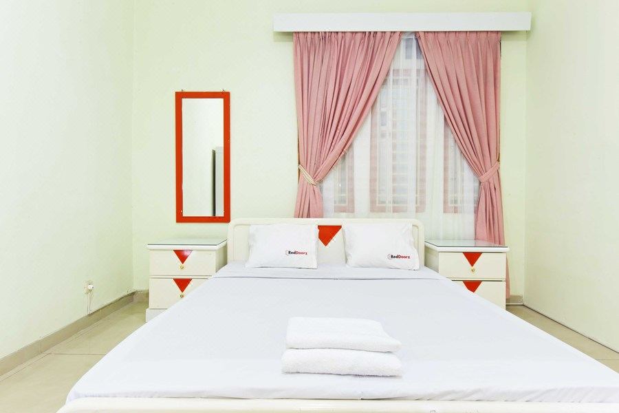 Reddoorz Near Tmp Kalibata Hotel Reviews And Room Rates - 