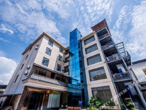 您的位置: 首页 酒店预订 陇川酒店 > 陇川兴晟合酒店