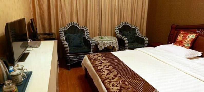 若尔盖乐福家园酒店图片